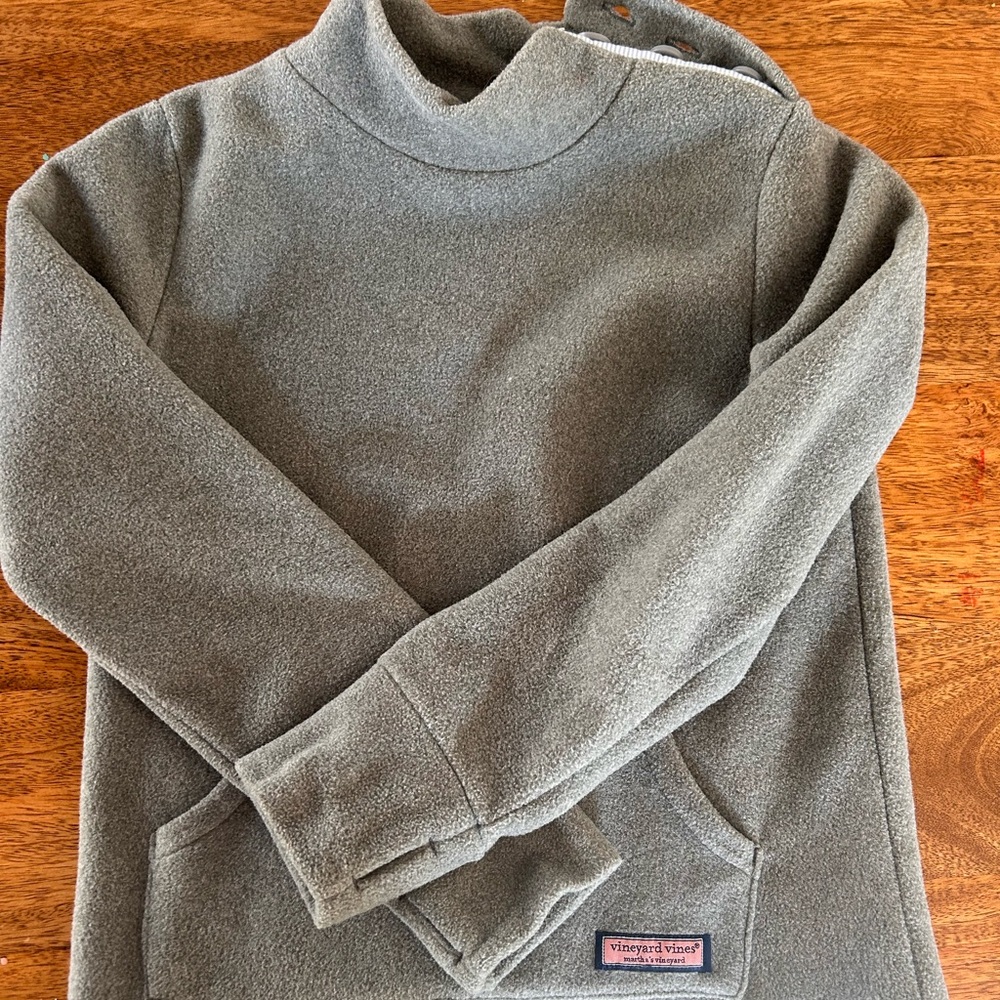 Girls vineyard vines fleece pullover